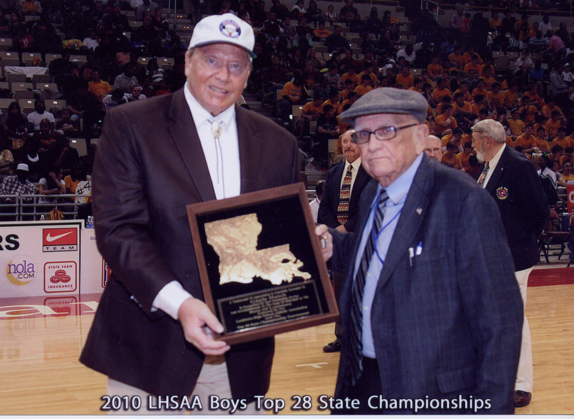 Legends award.jpg (294083 bytes)